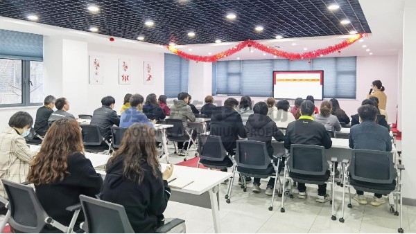 開創鋁型材業績新高度，努力挑戰四月份新目標? ?